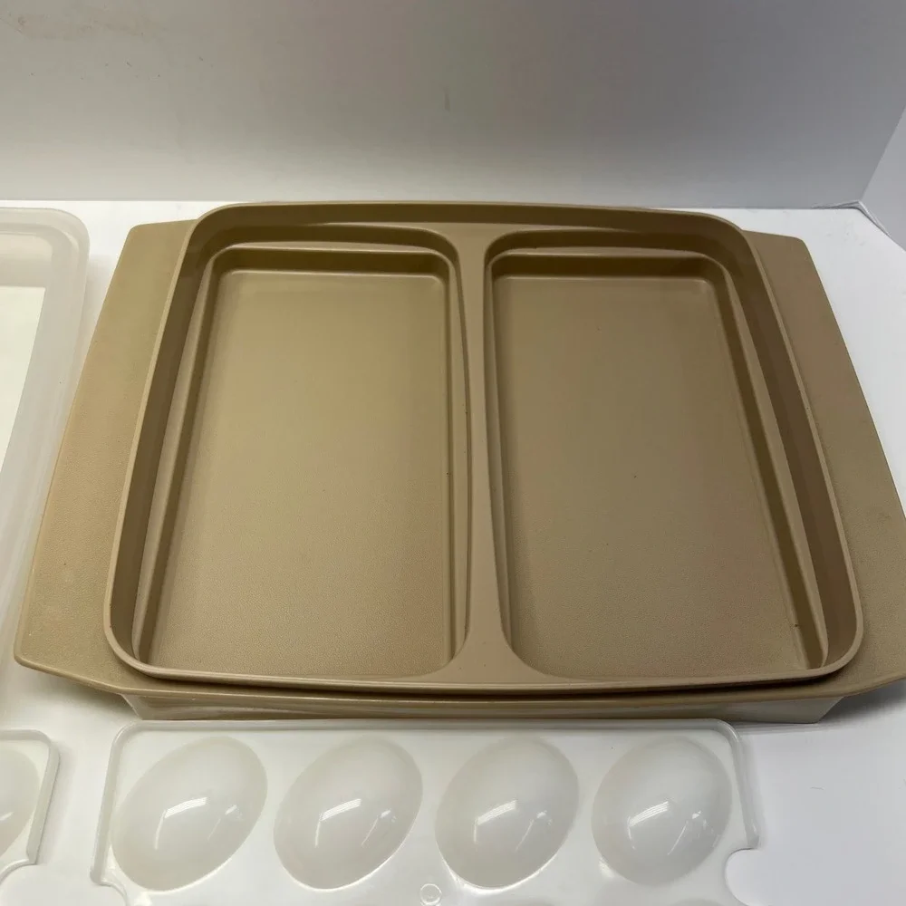 VTG Tupperware Divided Tray Container Lid Egg Holders Tan USA 723 722 665